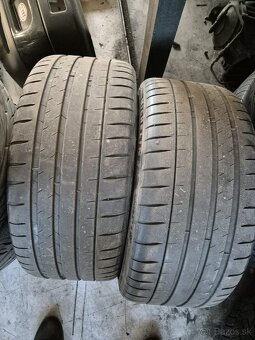 Michelin 235/35 R19 - 4