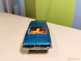 Corgi toys Ghia Chrysler - 4