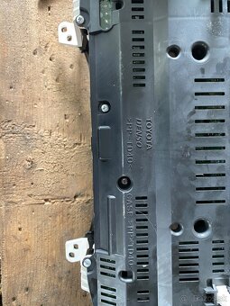 Toyota avensis tachometer - 4