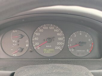 Mazda 323BJ 1.3 - 4