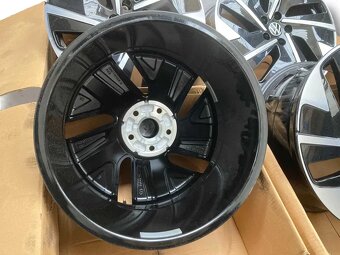 Alu disky Volkswagen R19 5x112 čierne - 4