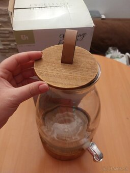 Sklenený zásobník na vodu s podstavcom 5,5l s kohútikom - 4