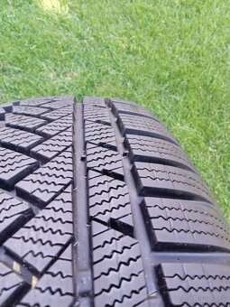 215/65 r17 zimné pneu.8 mm DOT.3124 - 4
