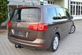 VW SHARAN 2.0 TDI HIGHLINE, PANORÁMA, 7 MIEST, KOŽA, BIXENÓN - 4