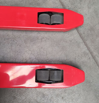 Paletový vozík 2500 kg - 4