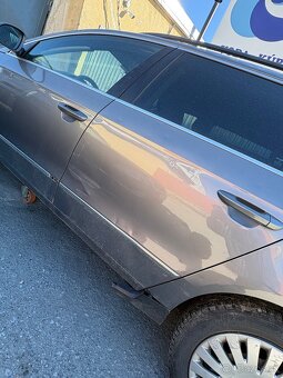 Rozpredám vw passat b6 - 4