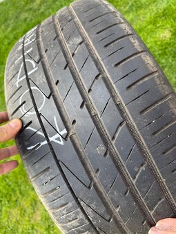 Letné a zimné pneumatiky 235/50R19 99V - 4