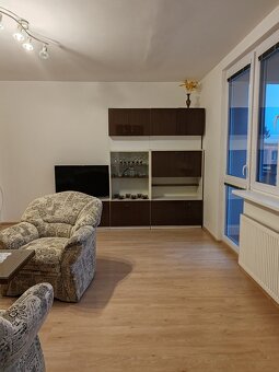 Na predaj priestranný 3 izbový byt Brezová pod Bradlom - 4