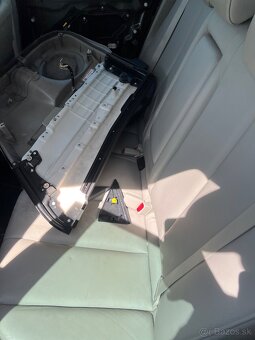 Mazda CX7 interiér sedačky - 4