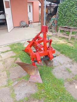 Domáci traktor s náradím - 4