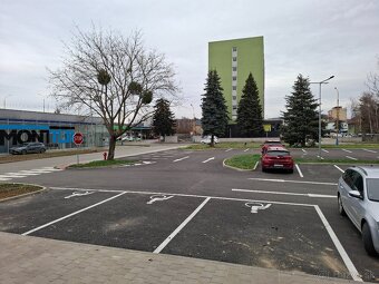 ✔️ Výborná lokalita-Central - OBCHODNÉ PRIESTORY NA PRENÁJOM - 4