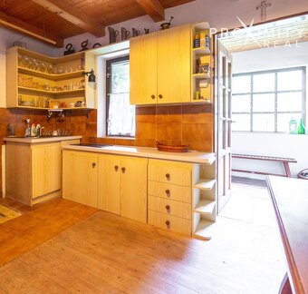 VÝNIMOČNÁ CELOROČNÁ CHATA VO VEĽKEJ LODINE S PANORAMATICKÝM - 4