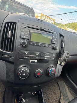 Hyundai i30 1.4 benzin 80kw - 4
