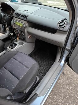 Mazda 2 - 4