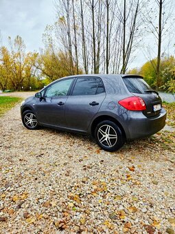 Toyota Auris REZERVOVANÉ - 4