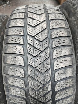 Pirelli 225/55R17 - 4