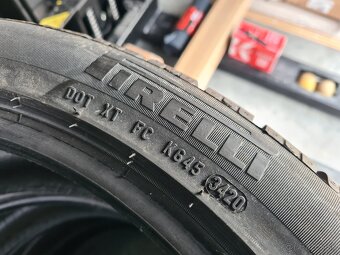 4x zimné pneu Pirelli Sottozero Winter 235/40R19 - 4