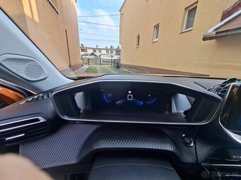 Predám Peugeot 2008 1.2 Allure, r.v 2020, - 4