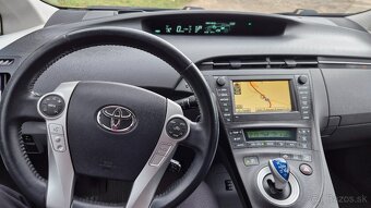 Toyota prius - 4