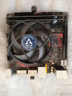 Asus B150i + Intel i5 6600 - 4