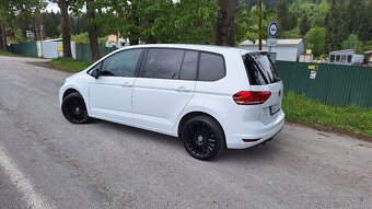 Volkswagen Touran - 4