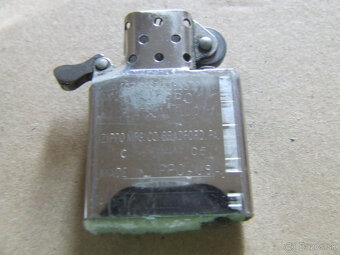 Zapalovač ZIPPO s menom Zdeno v dolnom rohu. - 4
