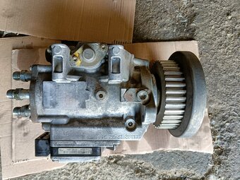 Vstrekovacie čerpadlo audi a4 b6-106L - 4