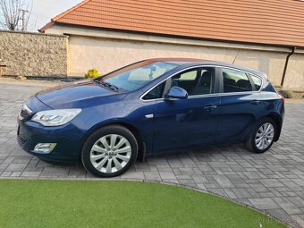 Opel Astra 1,4 benzin rok vyroby 12.2010 - 4