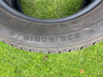 Predám zimné pneumatiky R18 235/60/18  Dunlop (takmer nové - 4