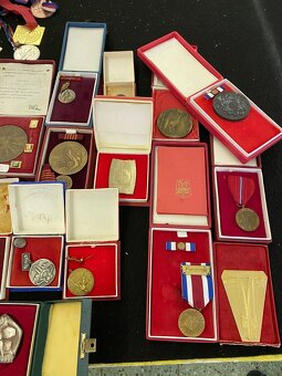 Medaile vyznamenania vojna Militarie odznaky - 4