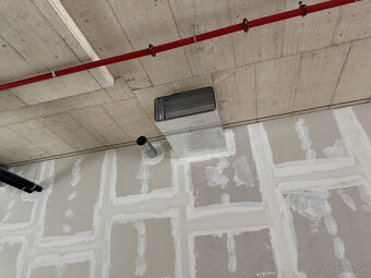 Prenájom obchodného priestoru 333 m² v skvelej lokalite v ce - 4