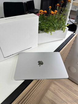 MacBook Air 13″ M3 – 256 GB – Strieborný - AKO NOVY - 4