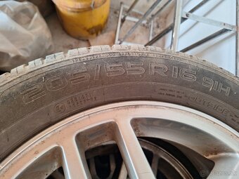 Pneu Nokian 205/55 R16 - 4
