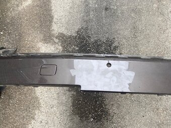 Audi Q7 4M zadny naraznik stred - 4