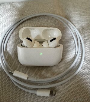 Apple AirPods Pro 1 s MagSafe s bezdrôt. nabíjacím puzdrom - 4