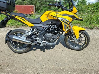Benelli TRK 251 - 4