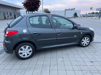 Peugeot 206+ rezervované - 4