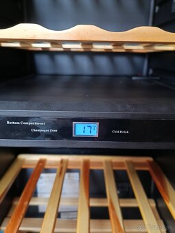 Vinotéka Hoover HWC 2536 - 4