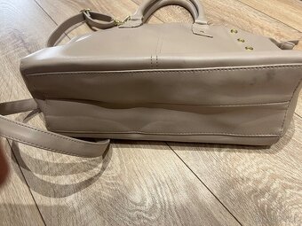 Bezova crossbody kabelka - 4