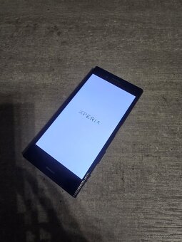 Sony Xperia X Compact - 4