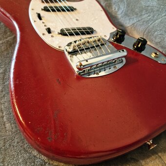 Predám Fender Mustnag Dakota Red rok 1966 - 4