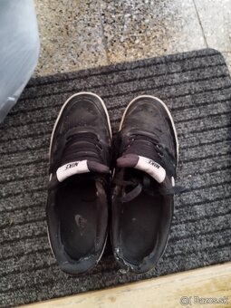 Nike court 42 - 4