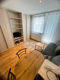 Krásna,zariadená garsónka s balkónom, ul. Tekovská, Levice - 4