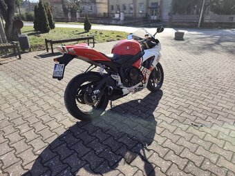 Suzuki GSXR 600 - 4