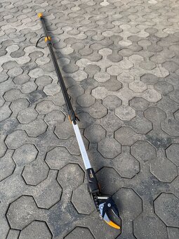 Fiskars teleskopické záhradné nožnice - 4