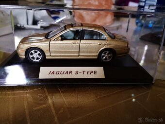 Predám zberateľský model autíčka Jaguar S-Type, 1:43 - 4