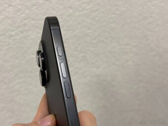 Apple iPhone 16 Pro Max 256GB čierny titán - 4