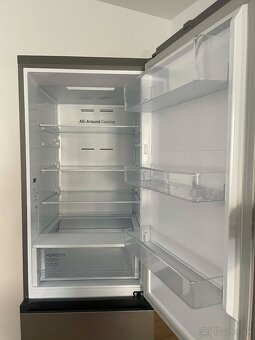 Moderná a takmer nová chladnička Samsung RB34C600CSA/EF - 4