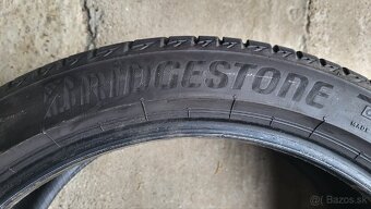 245/40 R19 - 4
