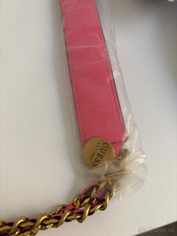 Kabelka ružová guess - 4